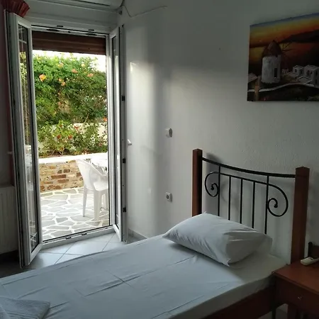 Vaso's In Naxos Town Apartment